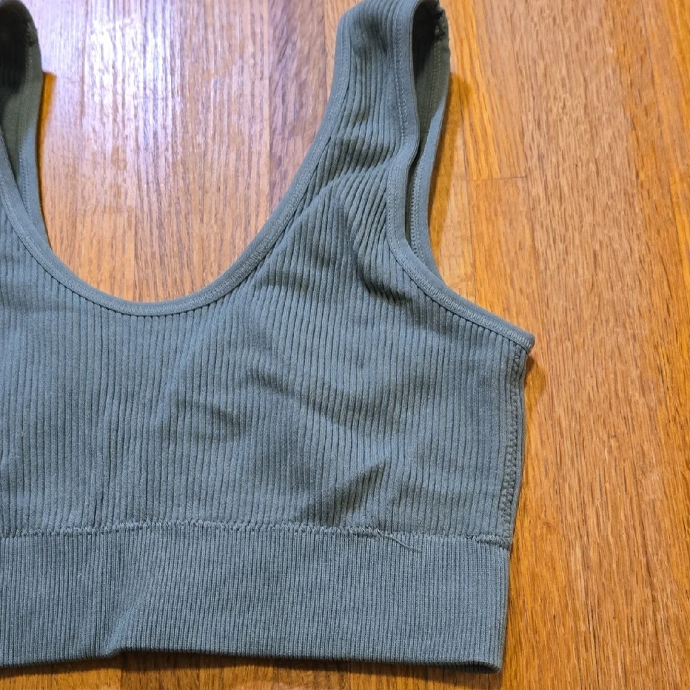 Aerie Women Small Olive Green Ribbed Round Neck‎ Seamless Stretch Tank Bralette